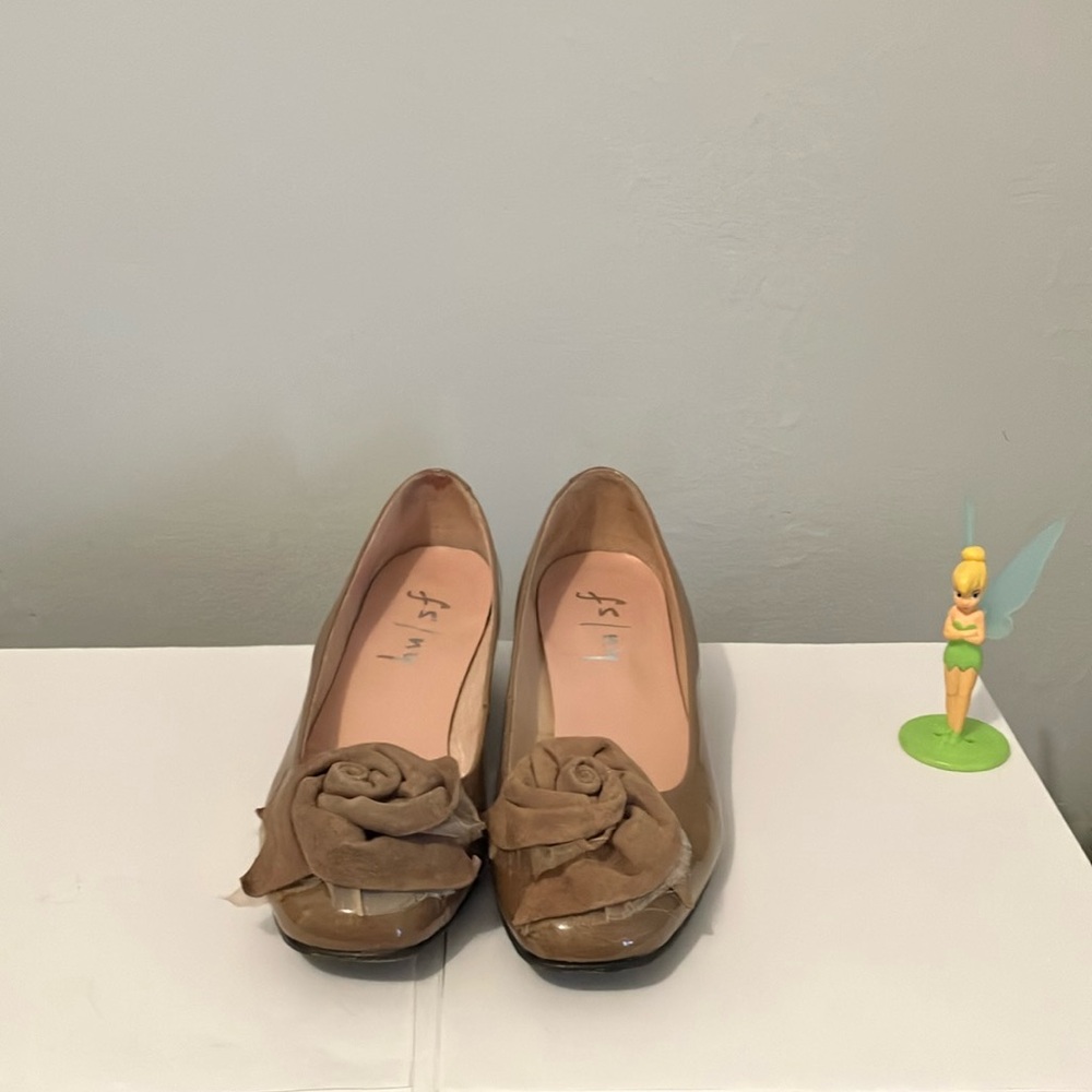 Shoes Dress Beige Patent Leather Size 35